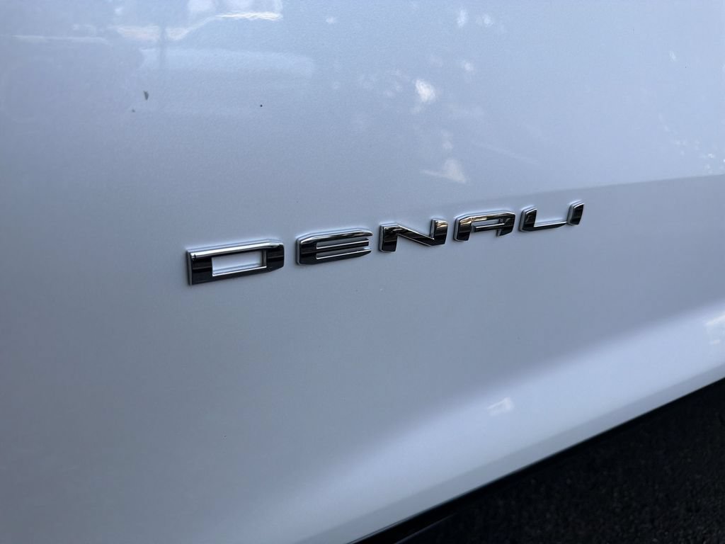 Certified 2024 GMC Acadia Denali w/ LPO, Floor Liner Package AWD/4WD image 33
