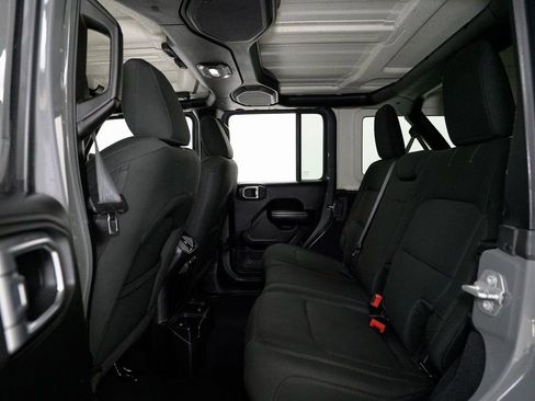 Used 2018 Jeep Wrangler Unlimited Sport S image 21