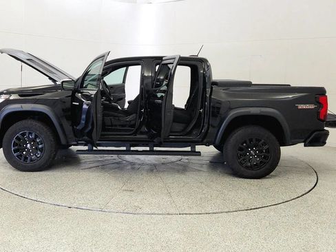 Used 2026 Chevrolet Colorado Trail Boss AWD/4WD image 11