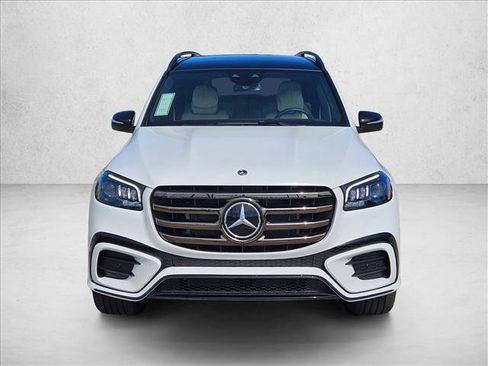 New 2026 Mercedes-Benz GLS 580 4MATIC image 2