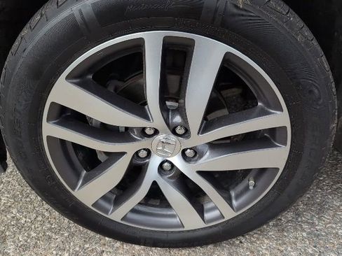 Used 2018 Honda Pilot Touring image 23