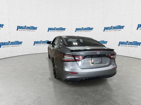 Used 2023 Nissan Maxima SR w/ Sport Mat Group FWD image 9