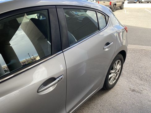 Used 2015 MAZDA MAZDA3 i Touring FWD image 46