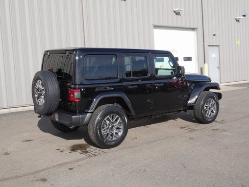 New 2025 Jeep Wrangler Sahara image 11