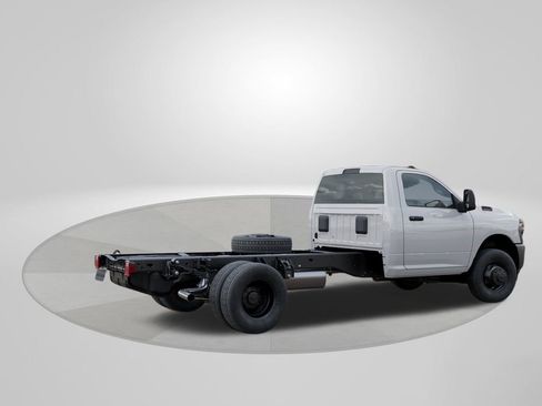 New 2025 RAM 3500 Tradesman AWD/4WD image 4