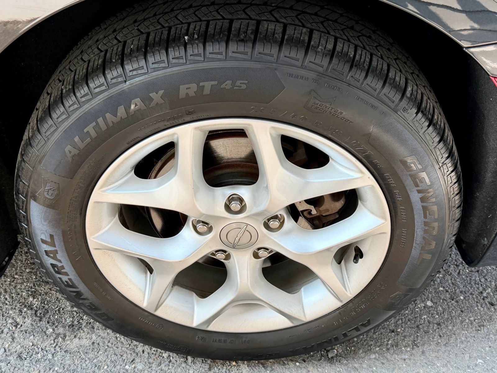 Used 2020 Chrysler Pacifica Touring w/ Tire & Wheel Group FWD image 54