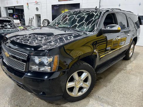 Used 2012 Chevrolet Suburban LTZ image 10