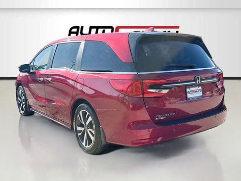 Used 2023 Honda Odyssey Touring image 5