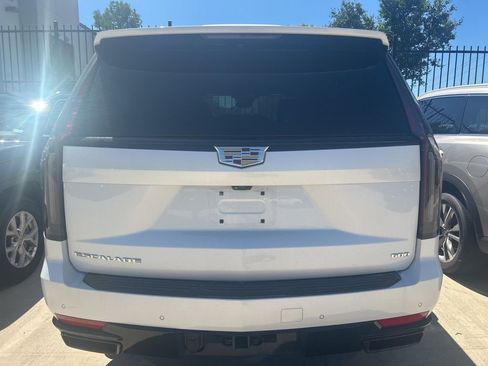 Used 2021 Cadillac Escalade Sport w/ Driver Assist Tech Package image 5