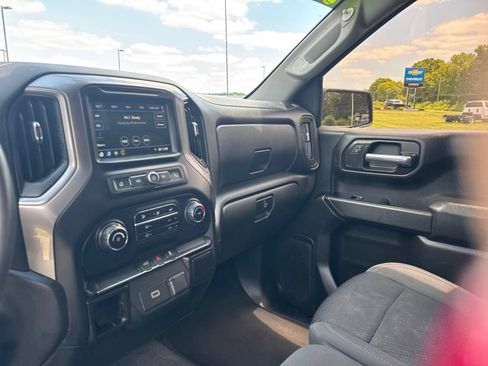Used 2019 Chevrolet Silverado 1500 Custom w/ Custom Value Package AWD/4WD image 22