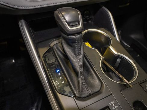 Certified 2023 Toyota Highlander XLE image 18