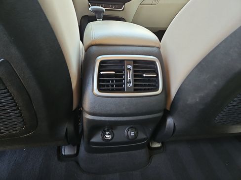 Used 2020 Kia Sorento LX w/ LX I4 Convenience Package FWD image 8