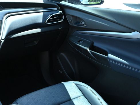 Used 2023 Chevrolet Bolt EUV Premier w/ Sun & Sound Package FWD image 29