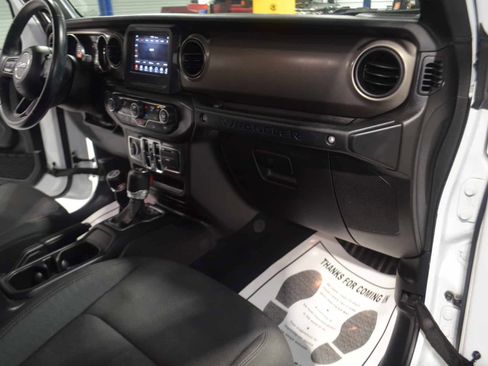 Used 2020 Jeep Wrangler Unlimited Sport S image 21
