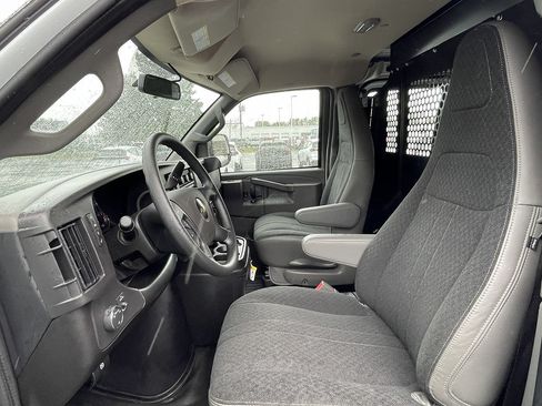 Used 2025 Chevrolet Express 2500 w/ Driver Convenience Package RWD image 29