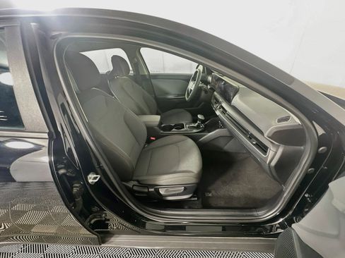Used 2025 Kia K4 FWD image 29