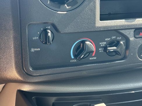 Used 2022 Ford E-350 and Econoline 350 Super Duty RWD image 30