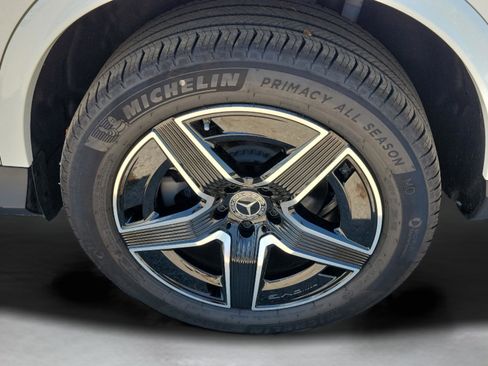 Used 2026 Mercedes-Benz GLC 300 4MATIC image 4