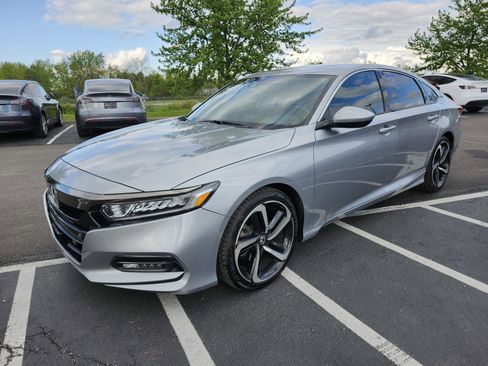 Used 2019 Honda Accord Sport image 11