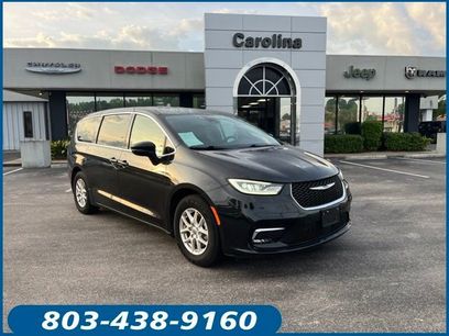Used 2023 Chrysler Pacifica Touring-L