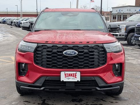New 2026 Ford Explorer ST-Line w/ ST-Line Street Pack image 9