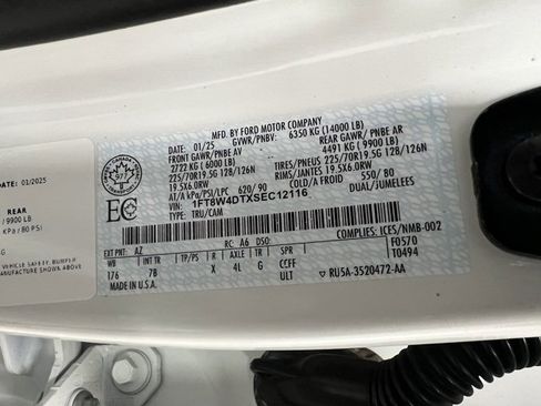 Used 2025 Ford F450 Platinum w/ FX4 Off-Road Package image 68