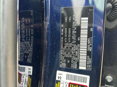 Used 2025 Toyota Grand Highlander LE image 32