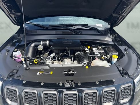 Used 2025 Jeep Compass Limited w/ High Altitude Package AWD/4WD image 29