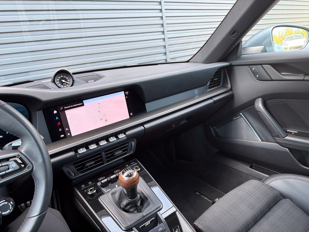 Certified 2025 Porsche 911 Carrera T RWD image 12