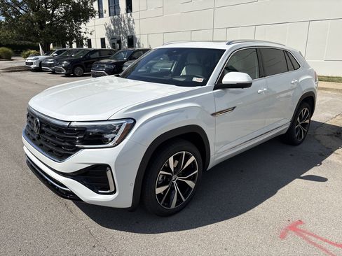 New 2026 Volkswagen Atlas Cross Sport SEL Premium R-Line image 4