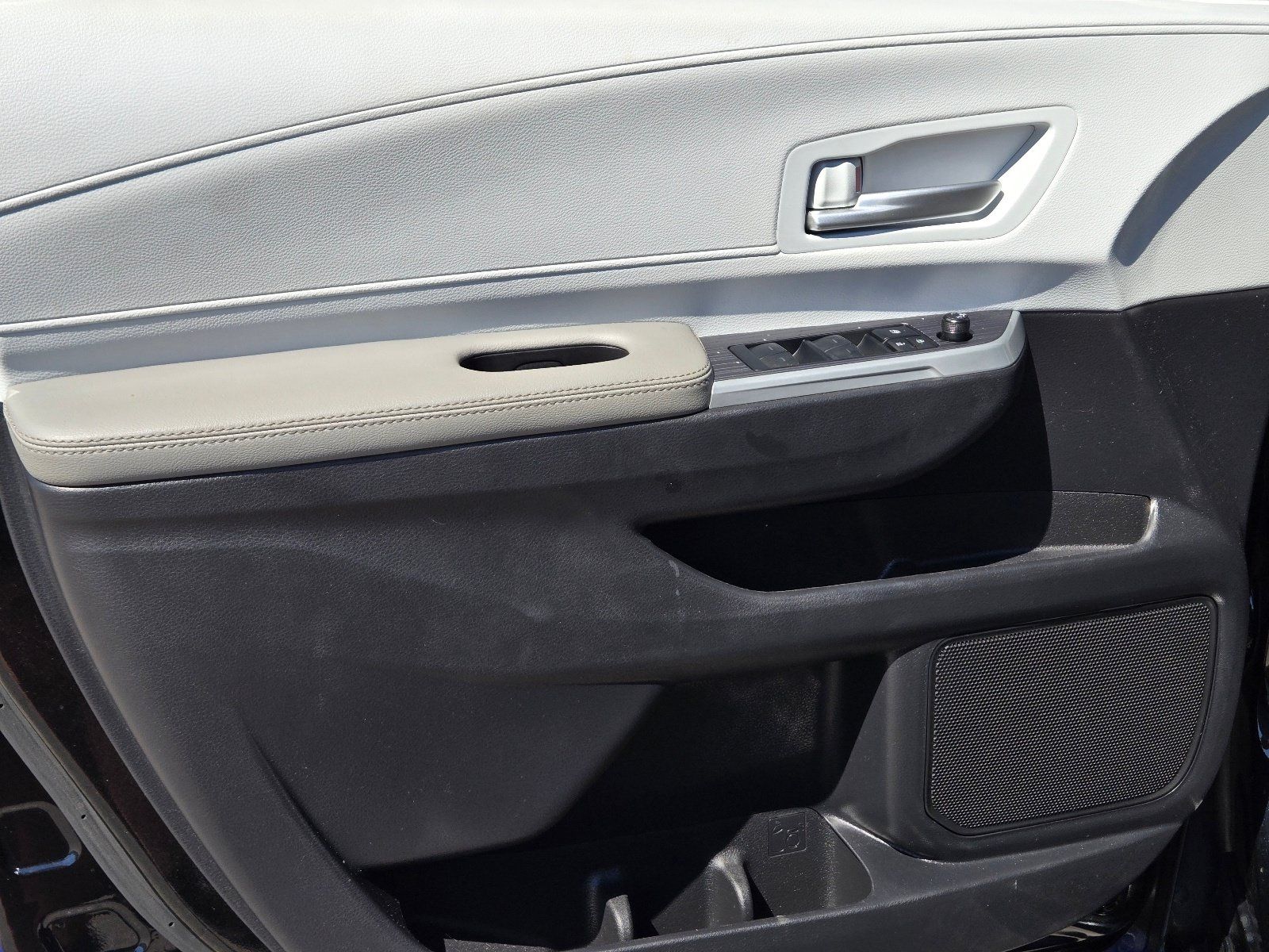 Used 2026 Toyota Sienna XLE FWD image 13