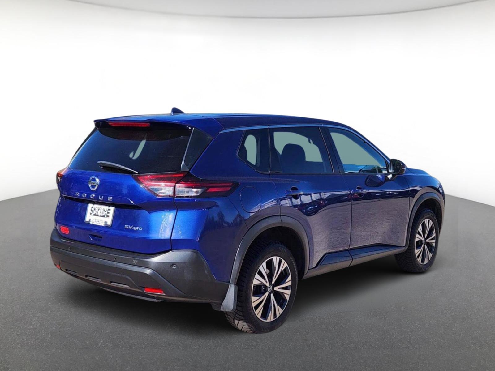 Used 2021 Nissan Rogue SV AWD/4WD image 3