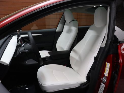 Used 2023 Tesla Model 3 Standard Range image 33