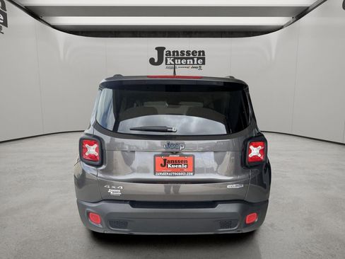 Used 2017 Jeep Renegade Latitude w/ Cold Weather Group AWD/4WD image 2