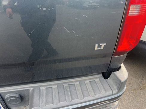 Used 2019 Chevrolet Colorado LT image 18