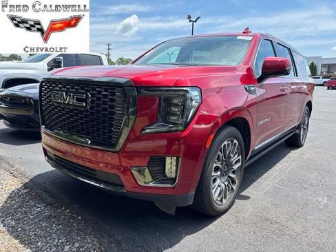 Used 2023 GMC Yukon XL Denali Ultimate w/ LPO, Floor Liner Package AWD/4WD image 1