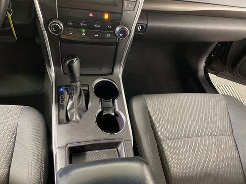 Used 2017 Toyota Camry LE image 17