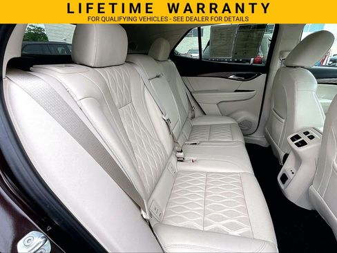 Used 2022 Buick Envision Avenir w/ Premium Seat Package FWD image 23