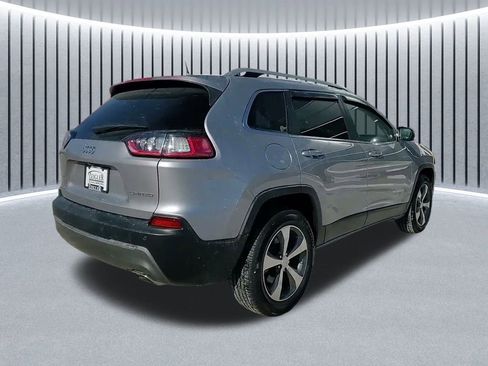 Used 2019 Jeep Cherokee Limited image 7