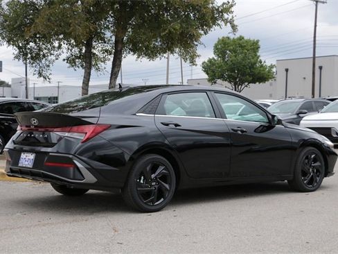 New 2026 Hyundai Elantra SEL Sport image 5