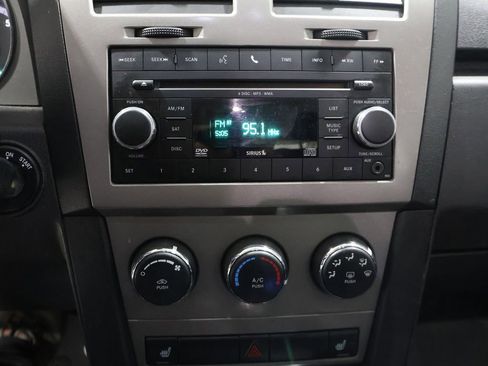 Used 2010 Dodge Avenger R/T image 9