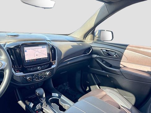 Used 2023 Chevrolet Traverse High Country AWD/4WD image 25