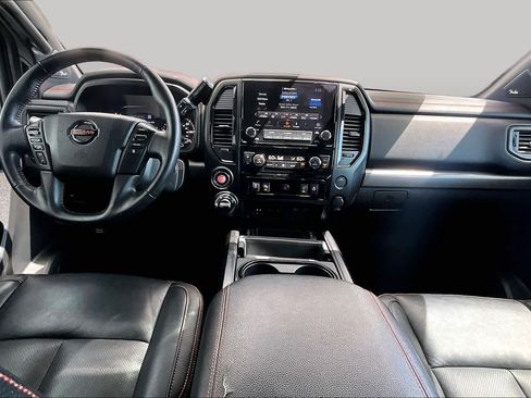 Used 2021 Nissan Titan PRO-4X w/ Pro-4x Convenience Package AWD/4WD image 15