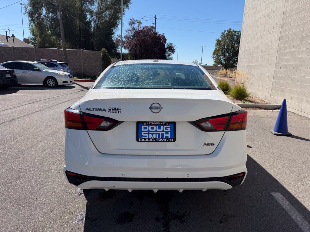 Used 2025 Nissan Altima 2.5 SV AWD/4WD image 4