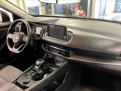 Used 2024 Nissan Rogue S AWD/4WD image 14