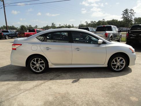 Used 2014 Nissan Sentra SR w/ SR Driver Package FWD image 5