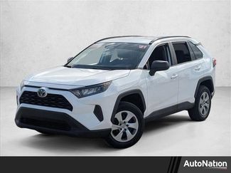 Used 2021 Toyota RAV4 LE video 1