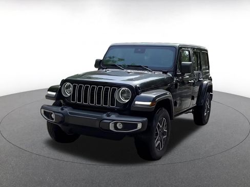 Used 2025 Jeep Wrangler Unlimited Sahara AWD/4WD image 4