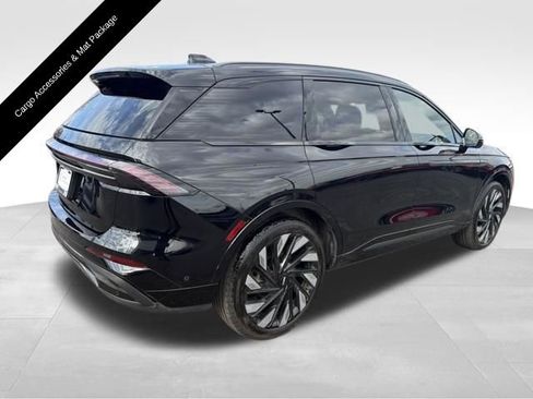 Used 2024 Lincoln Nautilus Reserve w/ Equipment Group 202A image 8