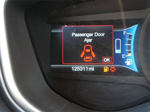 Used 2017 Ford Fusion SE image 26